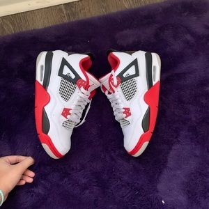 Fire Red jordan 4